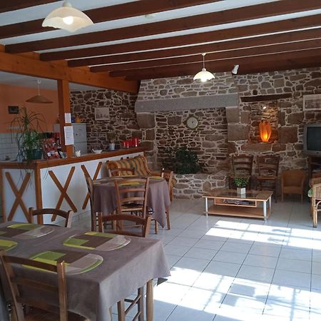 Chambres D'Hotes Le Petit Angle Saint-Broladre Eksteriør bilde