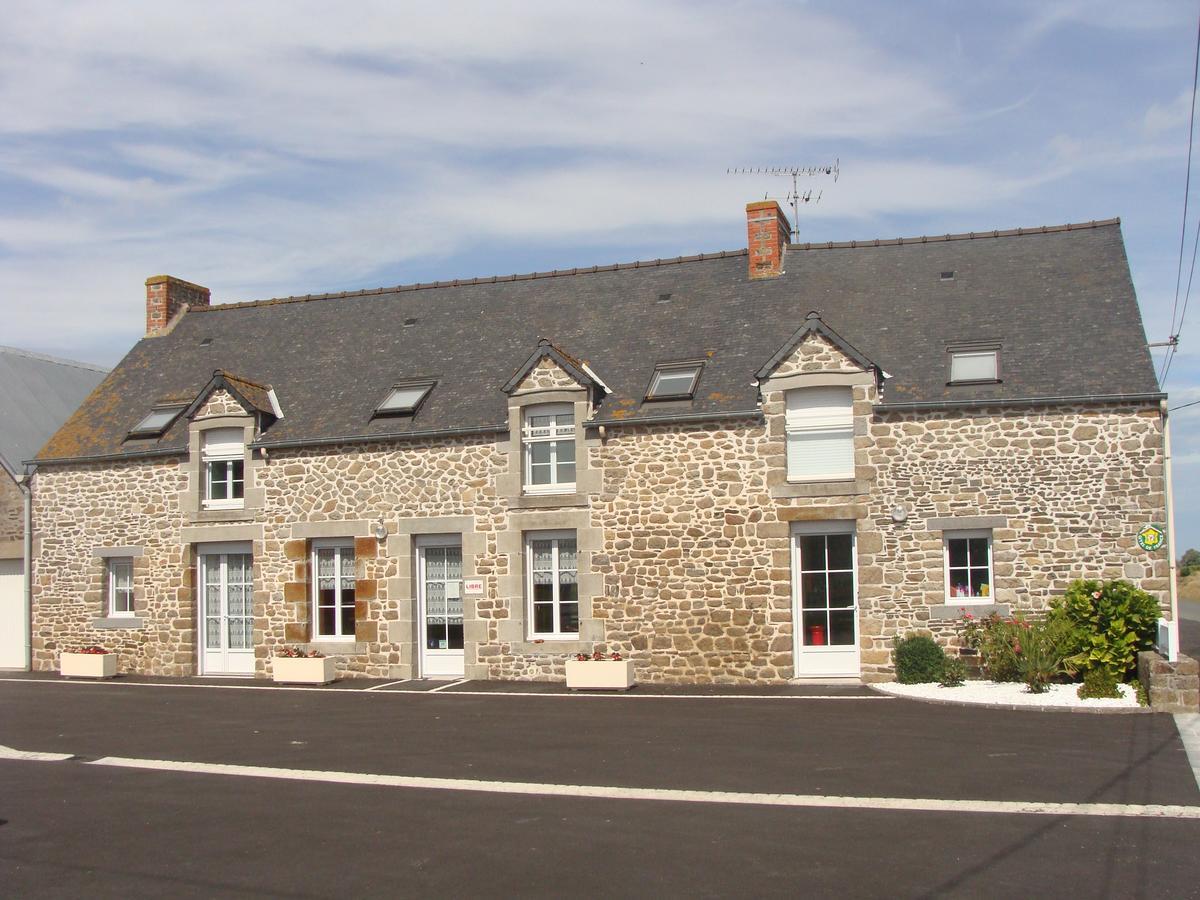 Chambres D'Hotes Le Petit Angle Saint-Broladre Eksteriør bilde