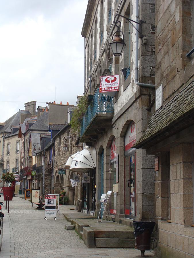 Chambres D'Hotes Le Petit Angle Saint-Broladre Eksteriør bilde
